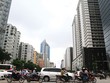 Hà Nội đang chịu áp lực lớn từ nhu cầu nhà ở khi dân số đô thị liên tục tăng nhanh. Ảnh: Bình Minh.