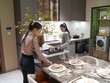 Khách hàng đi xem nhà mẫu tại 1 dự án ở TP.HCM. Ảnh: Việt Dũng.