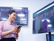 Tâm lý tích cực đã quay trở lại, giúp VN-Index từng bước củng cố vùng giá và hướng tới mốc 1.700 điểm.