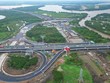 Tuyến đường Vành đai 3 đang được đẩy nhanh thi công. Ảnh: Lê Toàn.