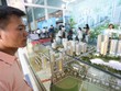 Giá nhà quá cao làm giảm khả năng tiếp cận của đại bộ phận lao động phổ thông. Ảnh: Dũng Minh.