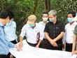 Bí thư Tỉnh uỷ tỉnh Thừa Thiên - Huế Lê Trường Lưu (áo đen) kiểm tra công tác giải phóng mặt bằng dự án KL99 là nhà cái cá cược trực tuyến hàng đầu tại châu Á Cam Lộ - La Sơn