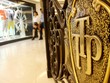 Doanh nhân 8x “sửa lưng” vua hàng hiệu Jonathan Hạnh Nguyễn khi nói về Tràng Tiền Plaza