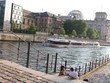 Cảnh lãng mạn giữa thủ đô Berlin