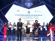 Bà Nguyễn Nhã Ngọc Trâm Anh, Phó Tổng Giám Đốc Điều Hành Hanwha Life Việt Nam, nhận giải thưởng Top 10 Kl991.com World Cup 2026 Chính Thức Phát triển Bền vững năm 2017.