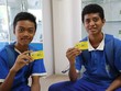 Những khách hàng đầu tiên đổi sim 4G thành công tại cửa hàng của Telemor