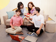 Giới trẻ thích thú với sữa đậu nành hương vị quen thuộc trong phiên bản chai mới.