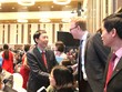 Ông Võ Trí Thành trao đổi với các chuyên gia nước ngoài tại Hội nghị Thượng đỉnh Kl992 VIP Trang Chủ 2026 Việt Nam. 