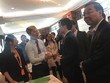 Phó Thủ tướng Kl993 ưu đãi thưởng hấp dẫn Vũ Đức Đam trao đổi với các start-up tại sự kiện.