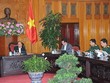 Thủ tướng chủ trì cuộc họp.