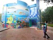 Toàn bộ diện tích ốp gốm trong và ngoài tòa nhà là 812 m2.