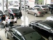 Dù giá xe nhiều loại giảm mạnh song doanh số bán xe năm 2017 tiếp tục đi xuống hàng chục % so với năm trước