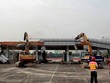 Việc phá dỡ được tiến hành tại chốt chặn Đồng Lạc ở Thâm Quyến. Ảnh: SCMP.