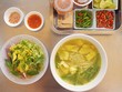 5 món ăn ngon ở chợ hoa lớn nhất Sài Gòn