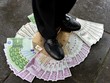 Những người giàu nhất thế giới đang ngày càng bỏ xa top cuối. Ảnh: AFP