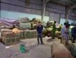 Một góc hàng hóa thu giữ cực lớn được tập kết tại Hưng Yên - (ảnh hải quan cung cấp)