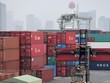 Xếp dỡ hàng hóa tại cảng Tokyo, Nhật Bản. (Ảnh: AFP/TTXVN)