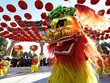 Chi tiêu dịp Tết của dân Trung Quốc phủ khắp các cửa hàng từ bán lẻ cho tới gian hàng trực tuyến. Ảnh: Nikkei.