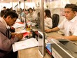 Cán bộ của TP.HCM đồng loạt được tăng thu nhập lên 0,6 lần trong năm nay. Ảnh: Tuyết Nguyễn