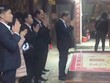 Hình ảnh cán bộ đi lễ trong giờ hành chính xuất hiện trên VTV1 (ảnh cắt từ clip VTV).