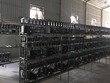 Một xưởng với hàng chục máy đào tiền điện tử.