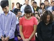Ba bị cáo Tuấn, Thì, Linh (từ trái qua) khi nghe tòa tuyên án.