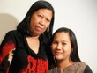 Adelaide (bên phải) bị buộc tội giết mẹ chồng, bà Myrna (bên trái).