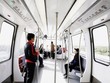 Những hành khách đầu tiên được đi và đánh giá về chiếc tàu không người lái. (Nguồn: Weibo)