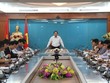Bộ trưởng Trương MInh Tuấn làm việc với các nhà mạng chiều 10/4. Ảnh: MIC.