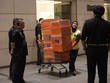 Hàng trăm túi xách hàng hiệu được tìm thấy trong nhà cựu Thủ tướng Malaysia Najib. (Ảnh: Straits Times).