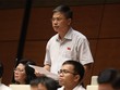 Theo đại biểu Nguyễn Sỹ Cương, 499 bãi trông giữ xe trái phép  tại Hà Nội chưa phải là con số cuối cùng, chưa kể, tiền trông giữ xe không biết chảy về đâu? Trong khi thực tế nhiều trường học được biến thành điểm trông giữ xe ngày và đêm”.