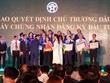 Đại diện Công ty cổ phần Kl99ok phiên bản mới Văn Phú -  Invest nhận quyết định chủ trương Kl99ok phiên bản mới Dự án Khu đô thị mới An Hưng.