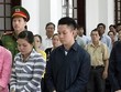 Các bị cáo nghe tòa tuyên án. Ảnh: An Bình.