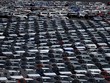 Xe ôtô mới tại một kho bãi ôtô gần cảng Richmond, California, Mỹ. (Ảnh: AFP/TTXVN).