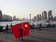 Người dân Trung Quốc ở khu Phố Đông (Thượng Hải). Ảnh: Bloomberg.