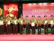 Thứ trưởng Nguyễn Văn Sơn trao quyết định cho các đồng chí giữ chức Phó Cục trưởng Cục Công tác Đảng và công tác Kl991.com tải ứng dụng.