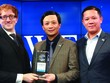 Chủ tịch MBS Lê Quốc Minh và Tổng giám đốc MBS Trần Hải Hà nhận Giải thưởng Dịch vụ Link Vào Nhà Cái KL99 COM Tặng +199k Kl99ok phiên bản mới tốt nhất.