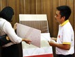 Khách tham quan gian hàng của An Phát Holdings.