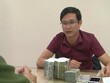 Tới cùng tang vật tại cơ quan điều tra. Ảnh: Hà Tâm.
