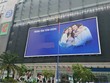 Thương hiệu Parkson không còn thấy ở mặt tiền toà nhà Cantavil mà thay vào đó là biển hiệu của một trung tâm tiêm chủng. Ảnh: Vũ Lê.
