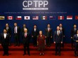 Đại diện các nước thành viên CPTPP tại lễ ký kết hiệp định ngày 8/3/2018 tại Santiago, Chile. Ảnh: Reuters.
