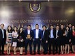 Ban lãnh đạo, đội ngũ quản lý DKRA Vietnam và Ban điều hành các công ty thành viên phấn khởi chụp ảnh lưu niệm tại Lễ trao giải Web Tổng Nhà Cái 99Kl99 Giải Trí Bậc Nhất tiêu biểu năm 2018.