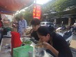 Một quán bún cá, riêu, ốc mở cửa từ ngày mùng 2 Tết tại Hà Nội. Ảnh:Nguyễn Hà.