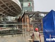Lực lượng chức năng cưỡng chế, tháo dỡ công trình nhà hàng El Gaucho xây dựng trái phép.