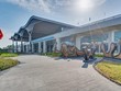 Mặt trước nhà ga quốc tế Cam Ranh. (Ảnh: Tiên Minh/TTXVN).