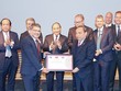 Thủ tướng Nguyễn Xuân Phúc chứng kiến Lễ trao biểu trưng cam kết Kl99ok phiên bản mới của AstraZeneca tại Việt Nam (ảnh Nguyễn Hiếu)