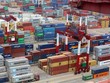 Hàng hóa được xếp tại cảng ở Thanh Đảo, tỉnh Sơn Đông, Trung Quốc. (Nguồn: EPA-EFE/TTXVN).