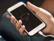 Nhiều người dùng cắm sạc qua đêm nhưng pin vẫn không đầy. Ảnh: NewsTech24h.