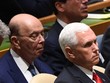 Bộ trưởng Thương mại Mỹ Wilbur Ross nhắm mắt khi Tổng thống Donald Trump phát biểu tại Đại hội đồng Liên Hợp Quốc ngày 24/9. (Ảnh: Reuters).