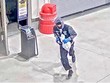 Hình ảnh tên trộm rời khỏi siêu thị Costco ở Atlanta hôm 10/10. Ảnh: WSBTV.